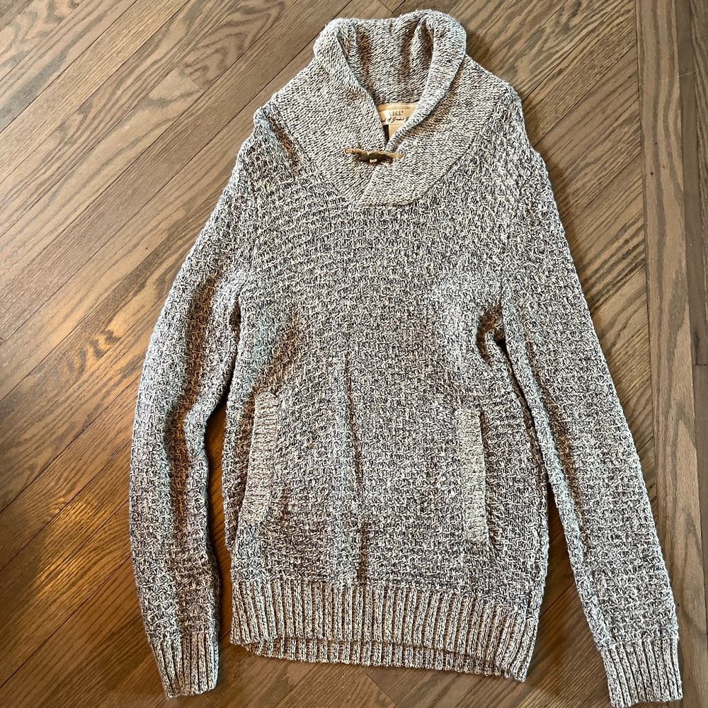 H&M Men's Large Soft Gray Wood Toggle Sweater